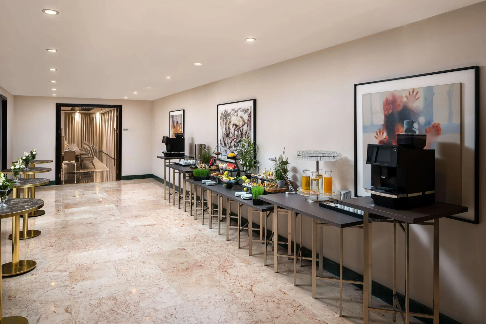 Отель Radisson Blu Leogrand