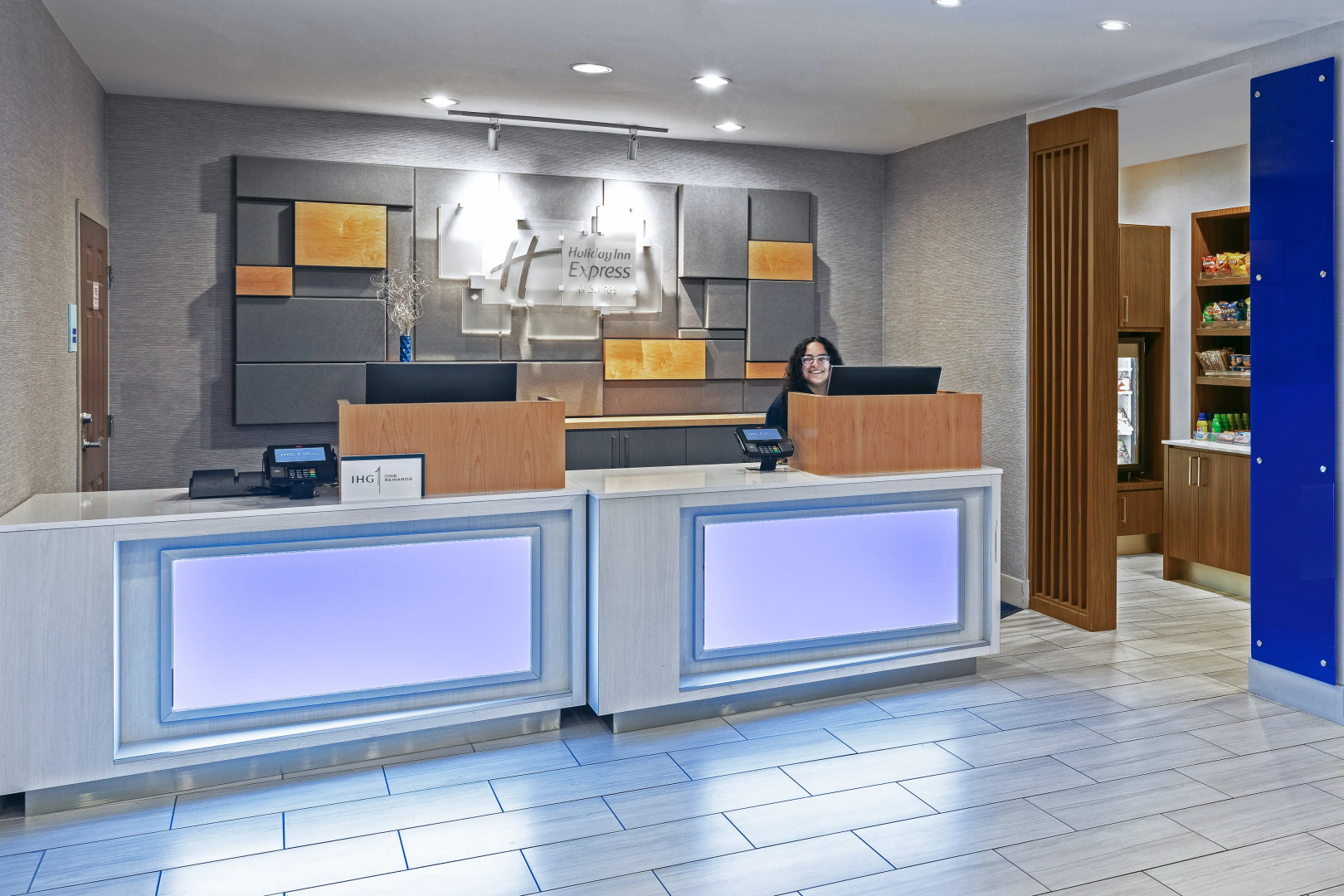 HOLIDAY INN EXP STES SPACE CTR by IHG