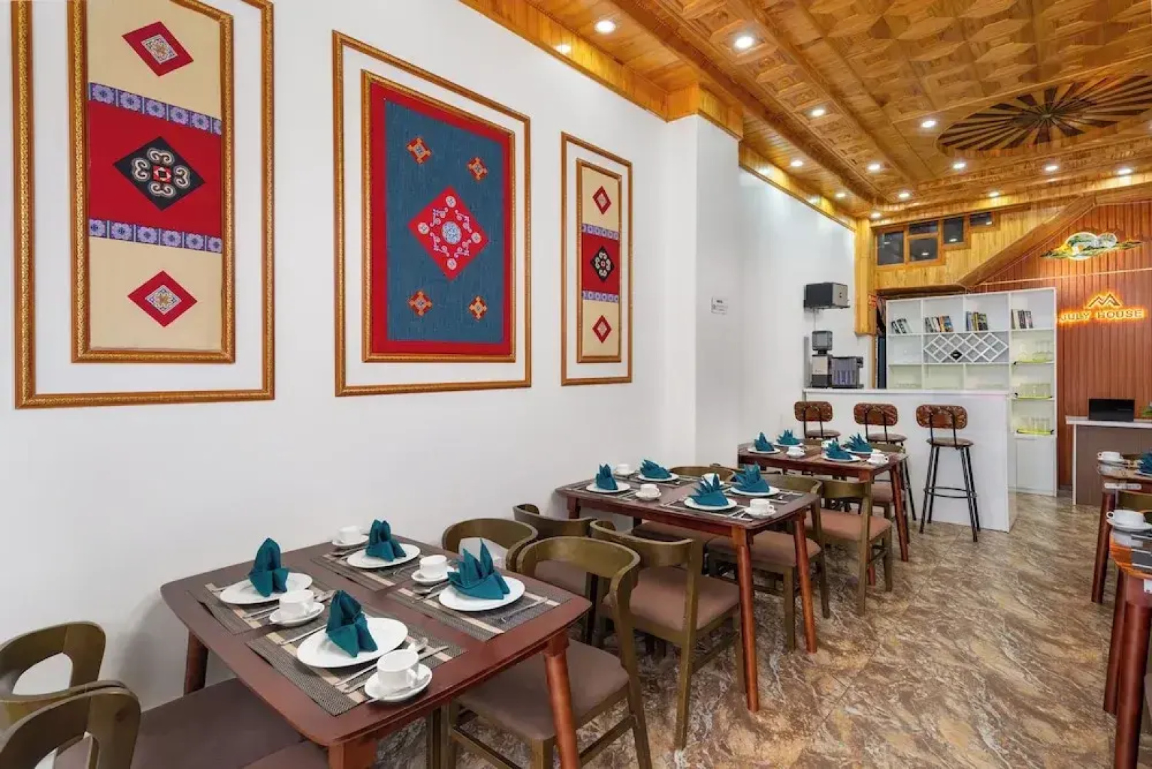 July Hotel Central Sapa
