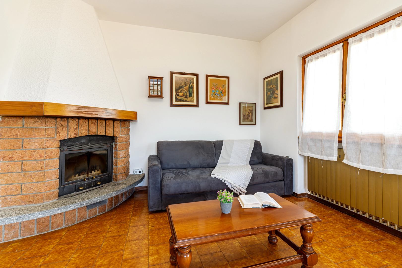 Oasi di Castelveccana Apt Pool and View