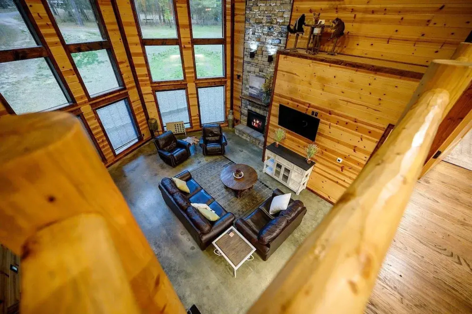 Sugar Daddy Cabin for 13!