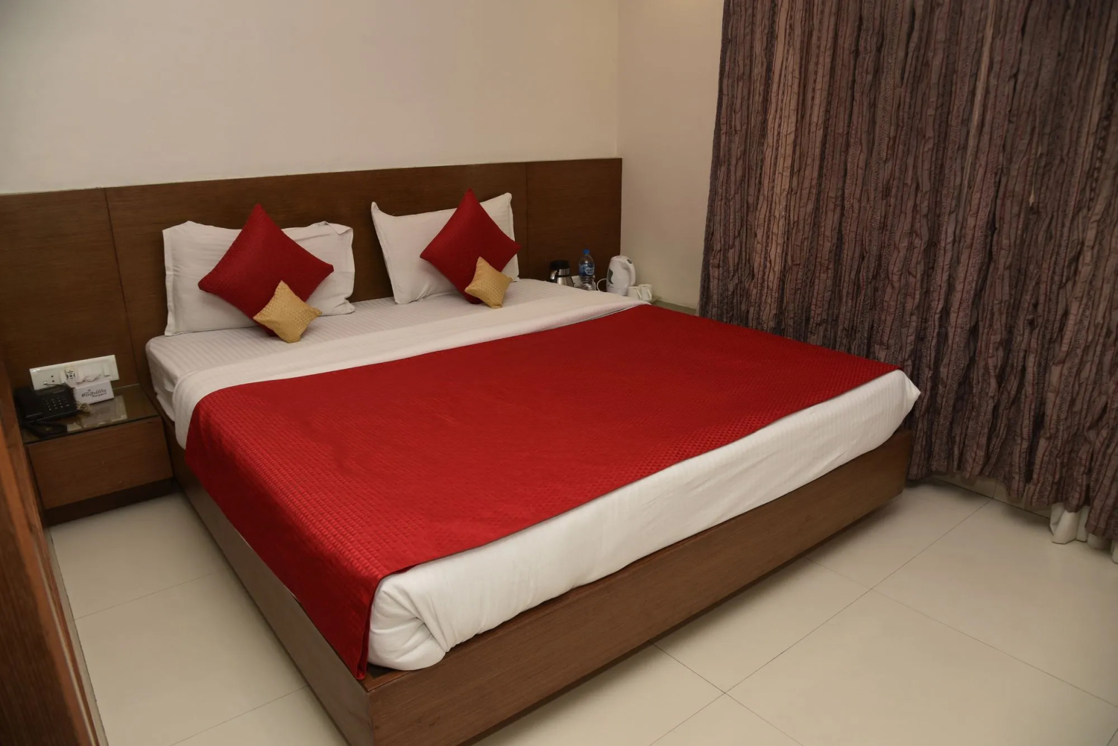 Hotel Rajhans Regent