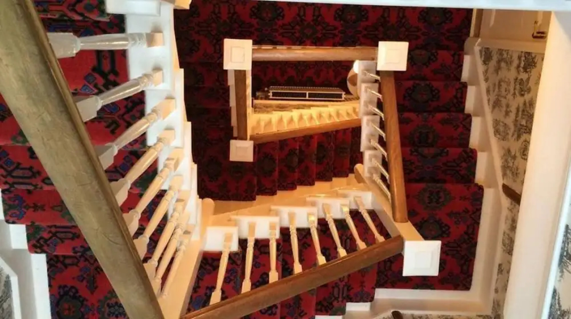 Hillcrest House Bed & Breakfast