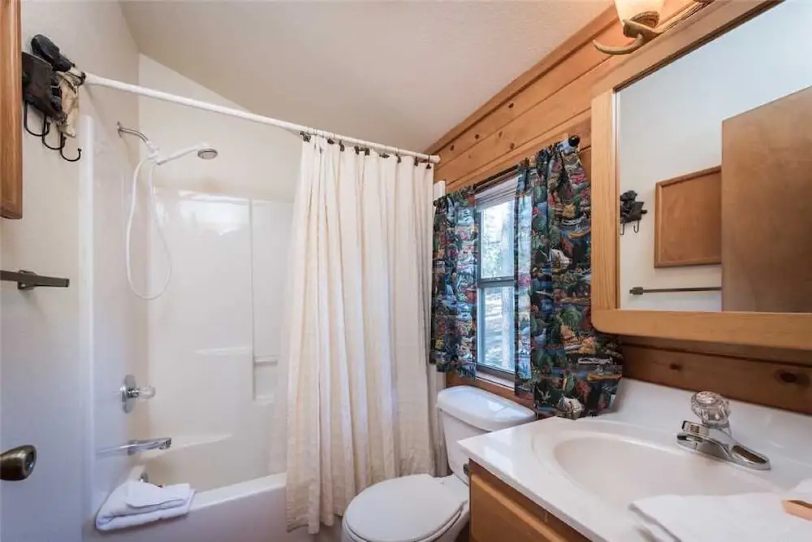 Moose Manor - Three Bedroom Cabin