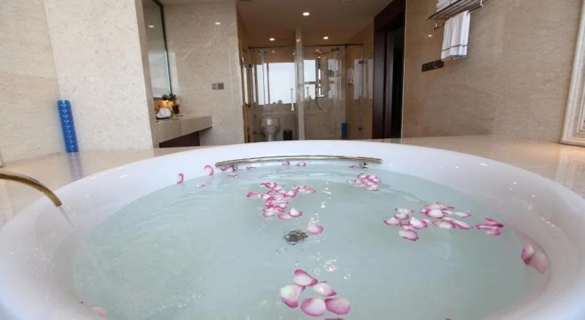 Longyue International Hotel