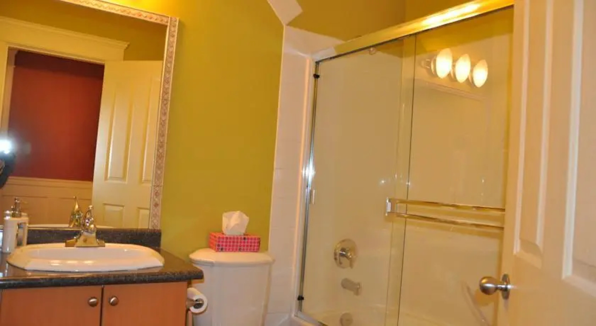 Lakeview Suites & Vacation Rentals