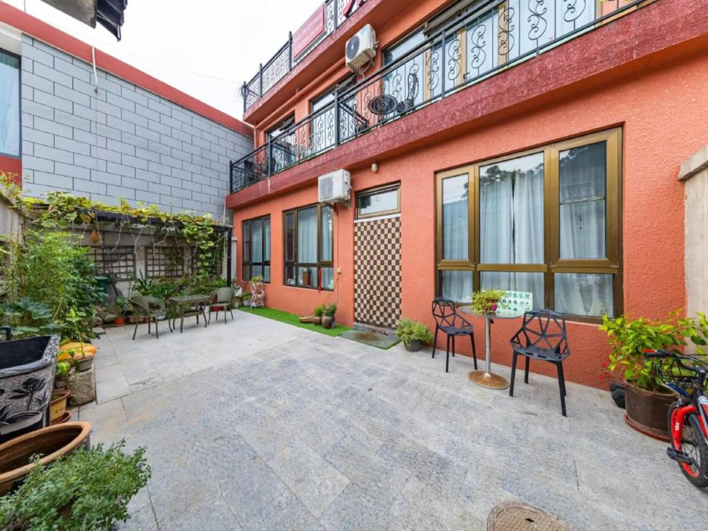 Beijing Let's Go Cafe & Homestay