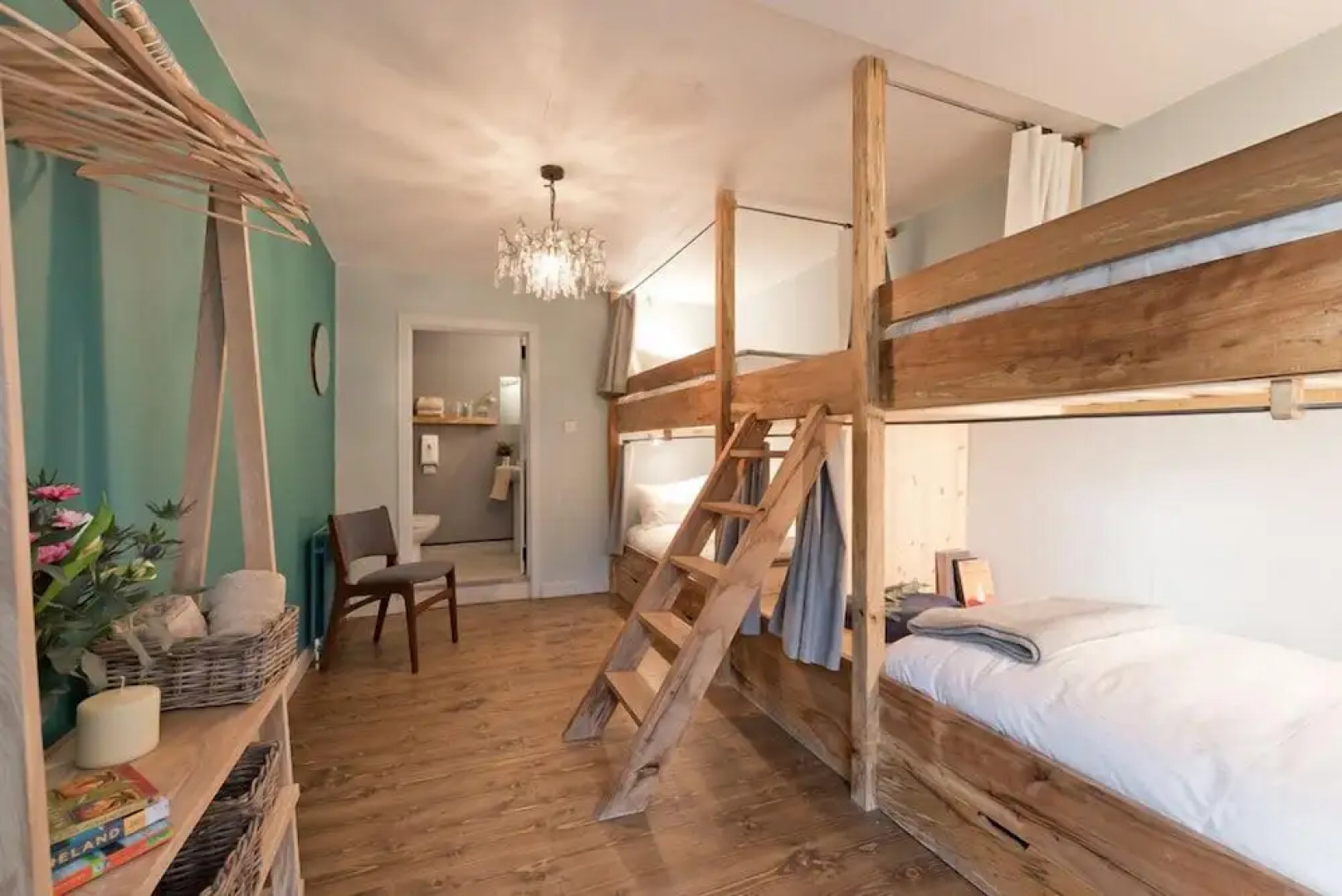 The elbowroom escape