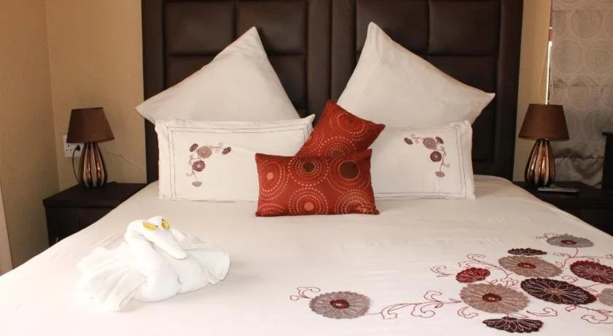 Visit Vakasha Guest Lodge 2