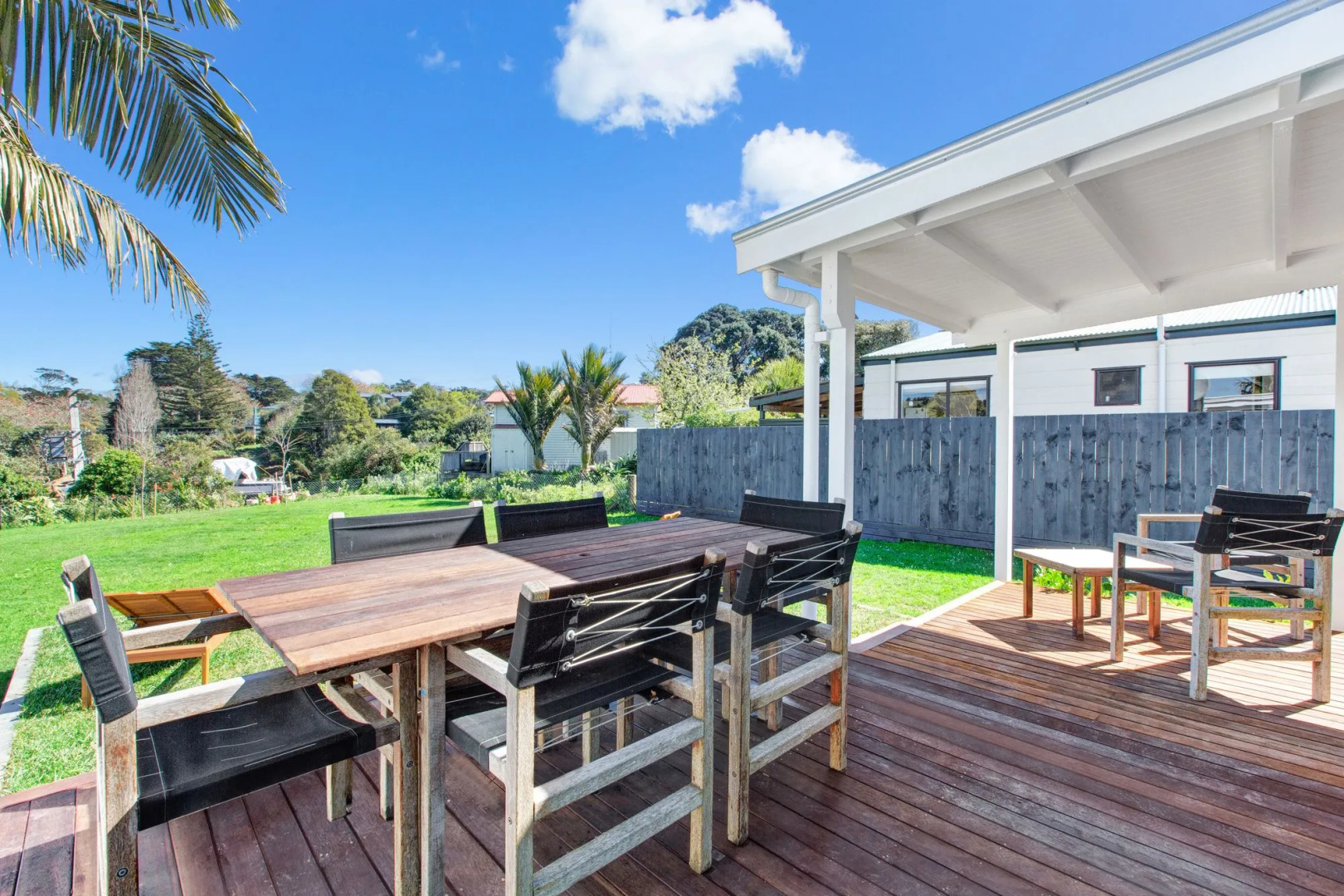 The Little Blue Bach in Oneroa Village
