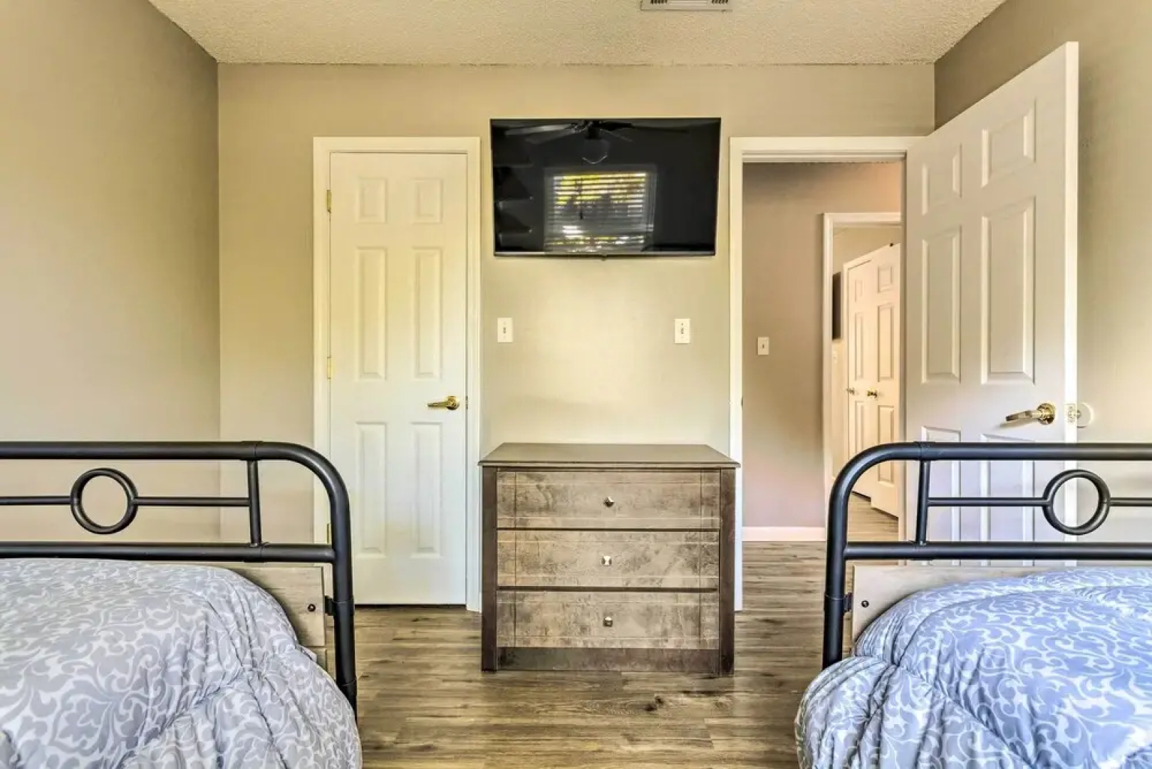 Tranquil Pensacola Vacation Rental With Fire Pit!