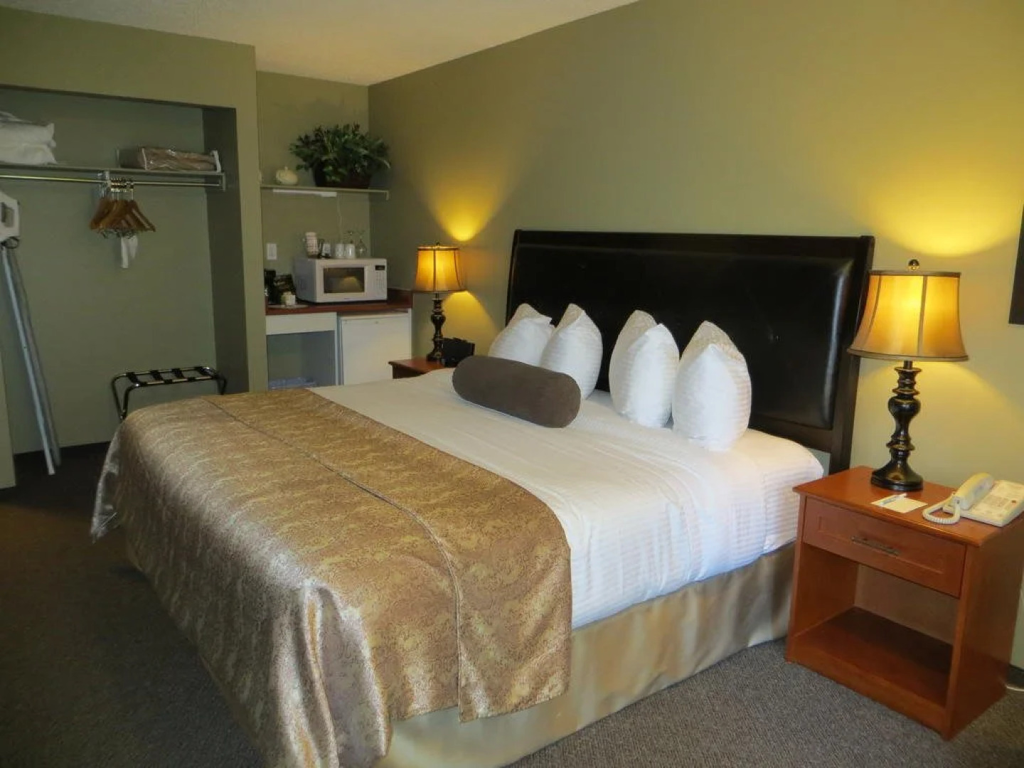 Village Creek Country Inn