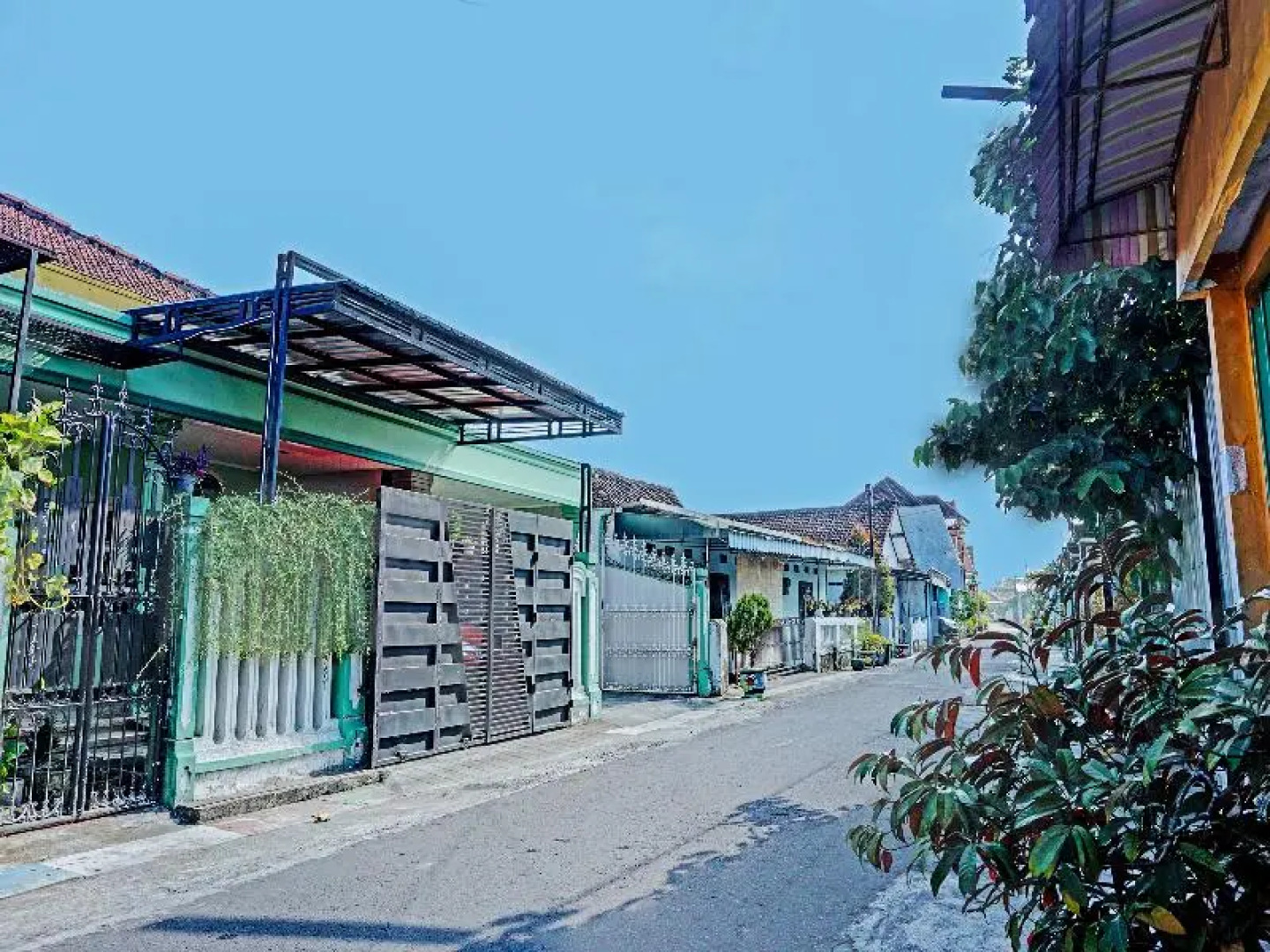 Oyo 91502 Kost Bu Lilies Syariah