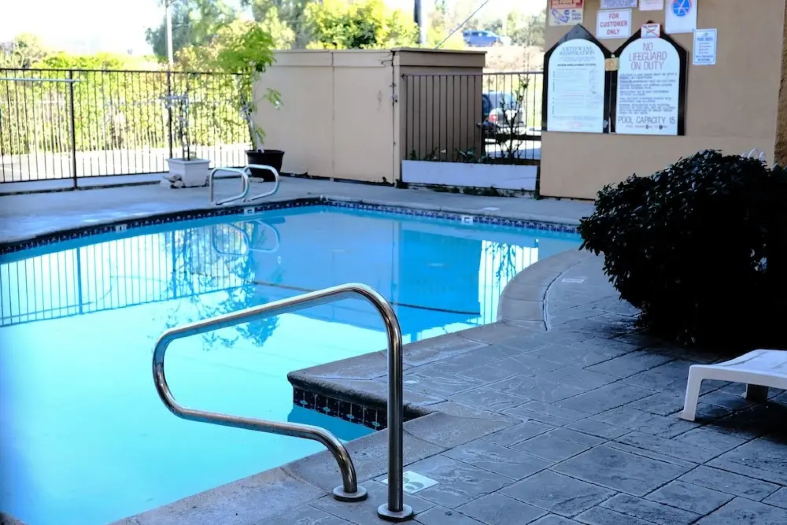 Budget Inn and Suites