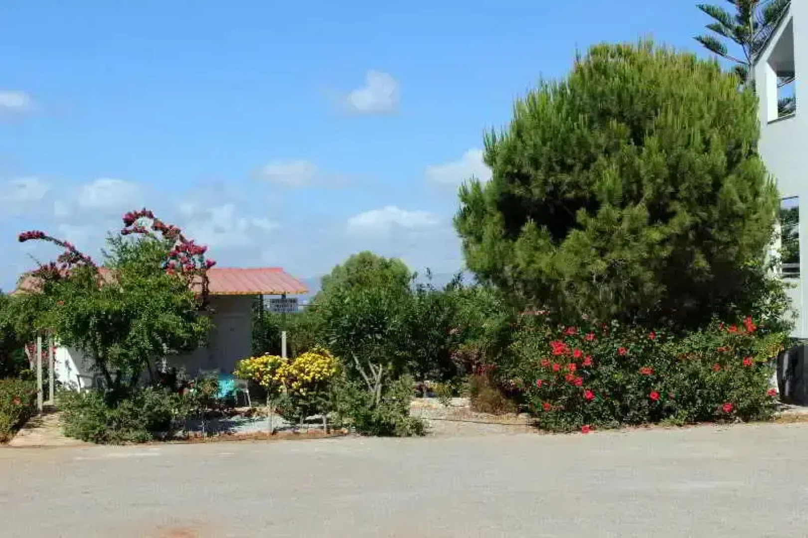 George Beach Studios & Villas