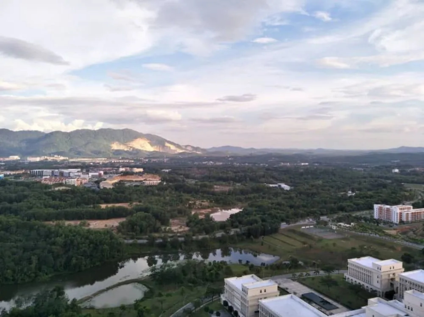 Mesahill 2 Room Condominium - Homestay