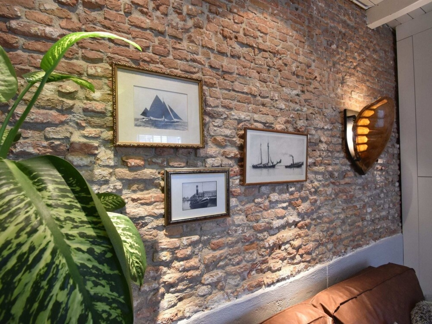 Charming Holiday Home in Brouwershaven With Garden and BBQ