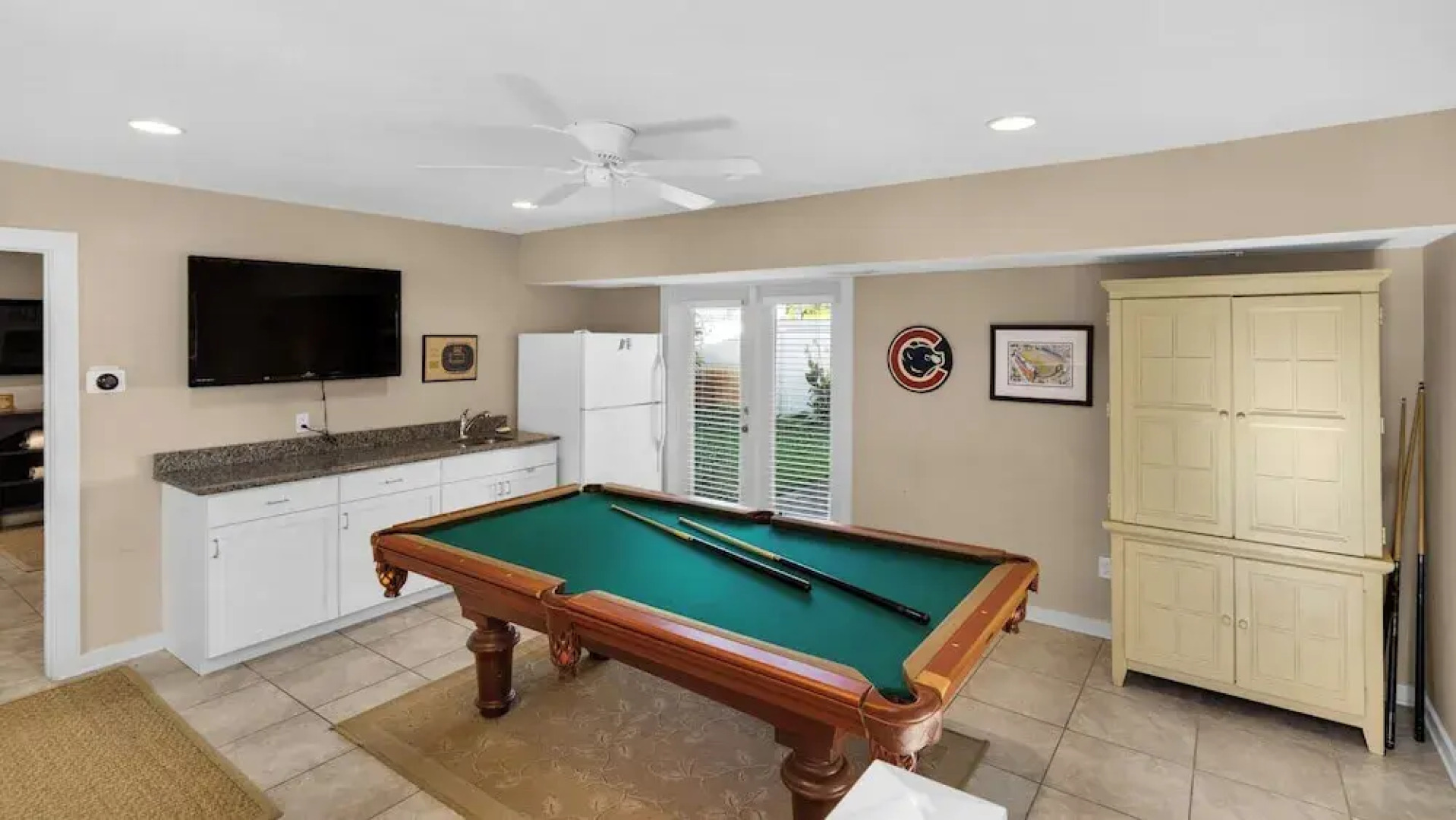 Your Ideal Beach Getaway With Private Pool, Game Room and Close to Beach!