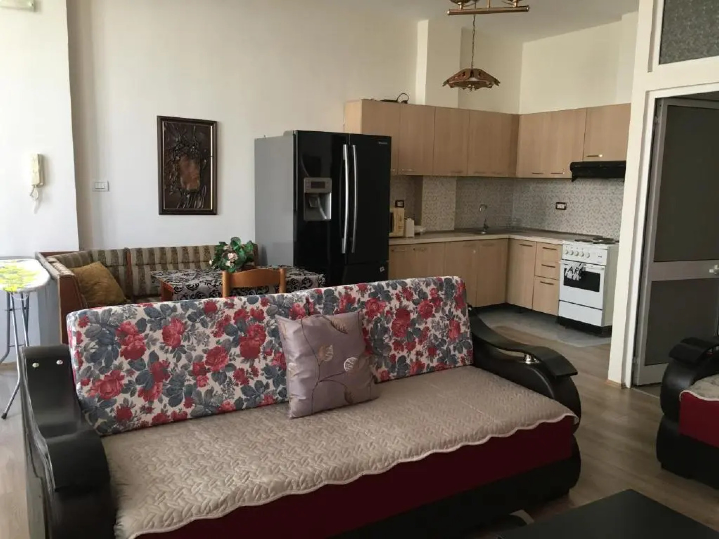 Central Apartments Shoshi