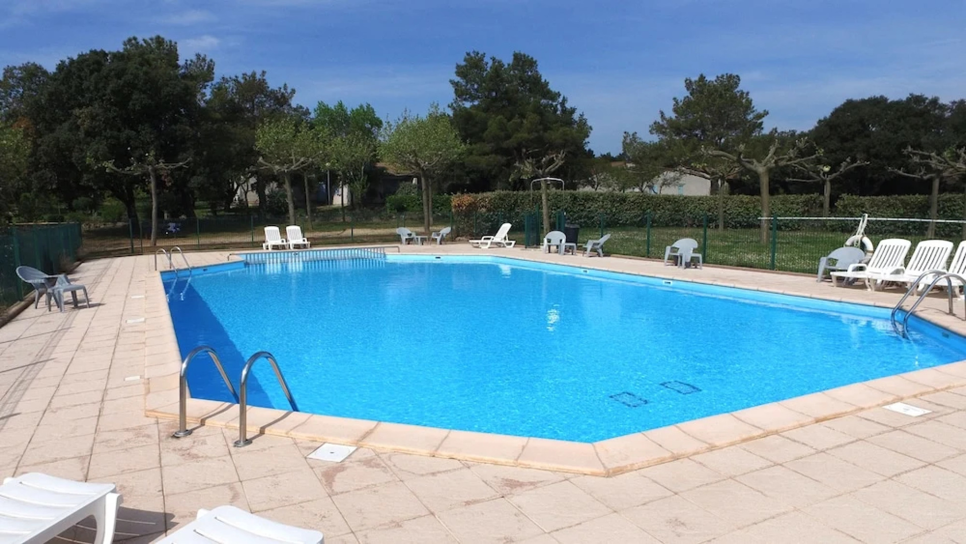 VVF Méjannes Gard, Méjannes le Clap