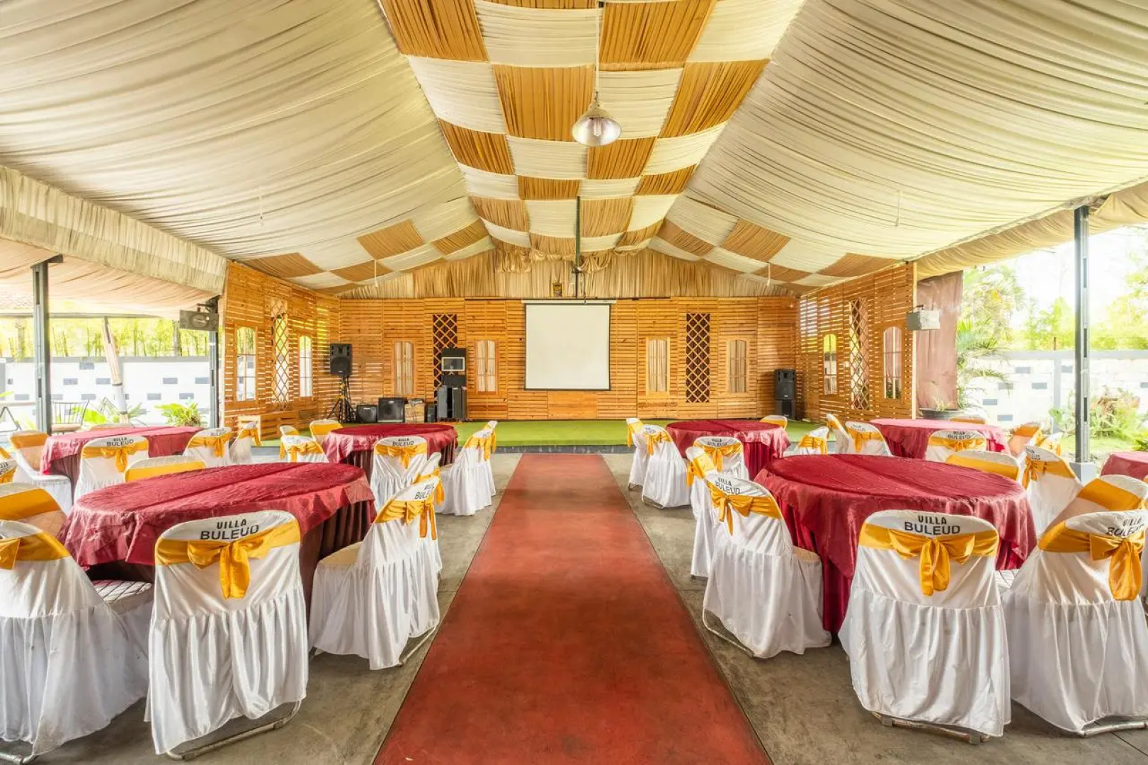 OYO 900 Villa Buleud