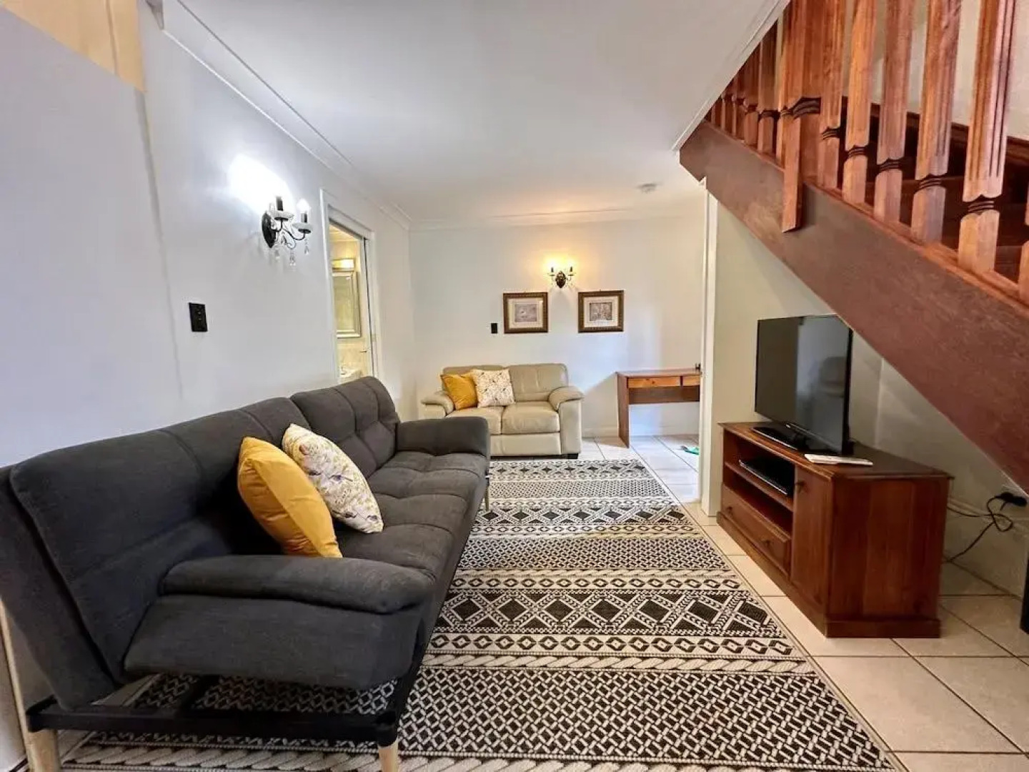 Charlesworth On The Park