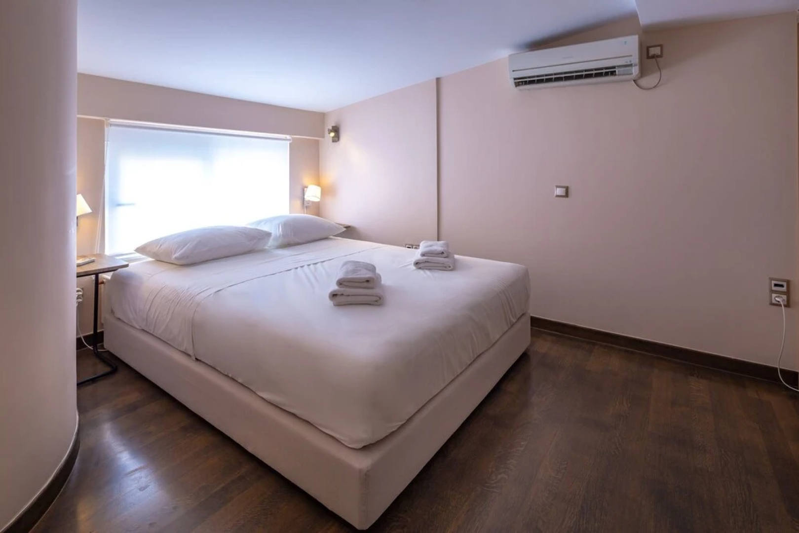 Solon - Deluxe City Center Apartment