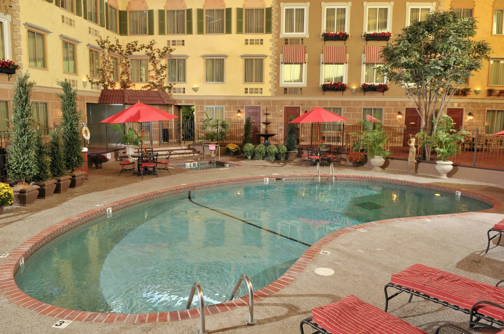 Best Western Plus White Bear Country Inn