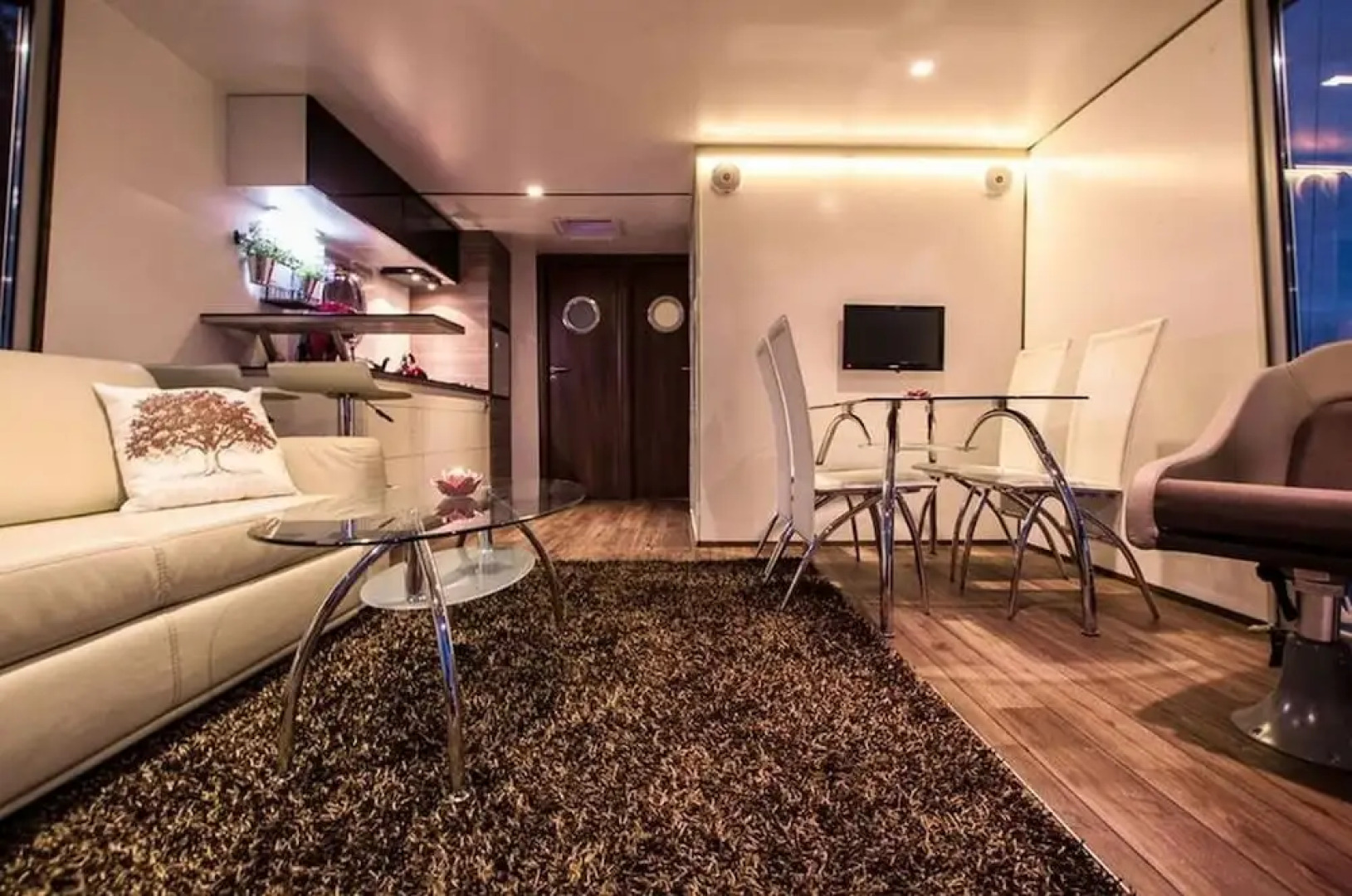 Houseboat Jyväskylä