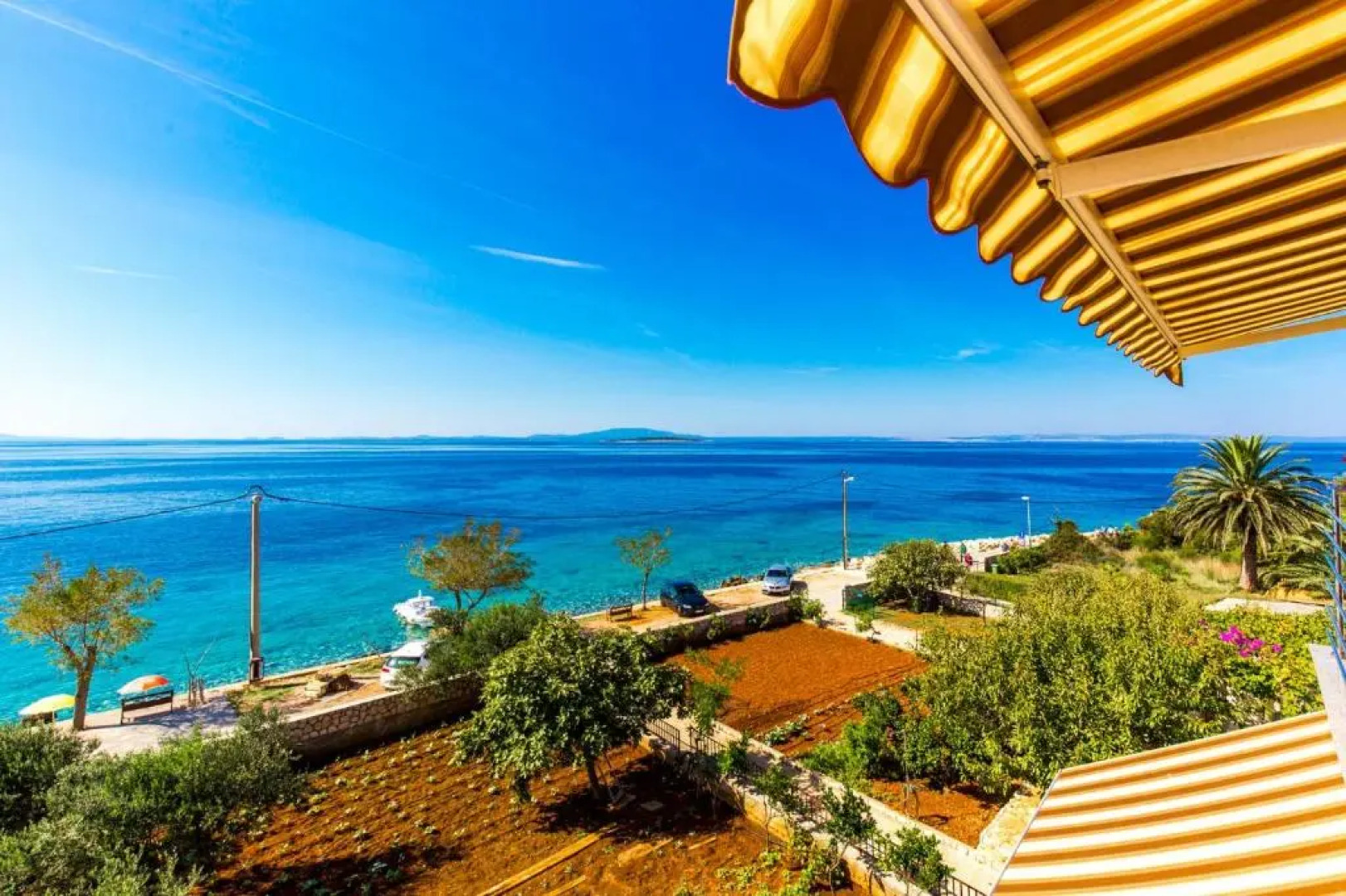 Apartments Ivan - 15 m from beach