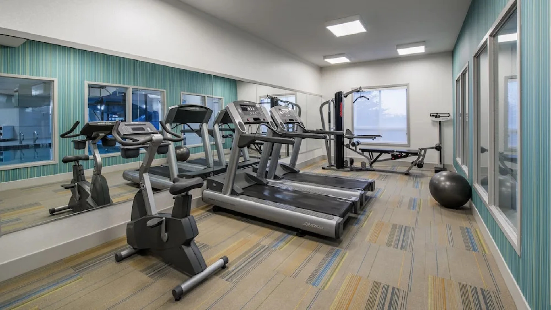 Holiday Inn Express Calgary North