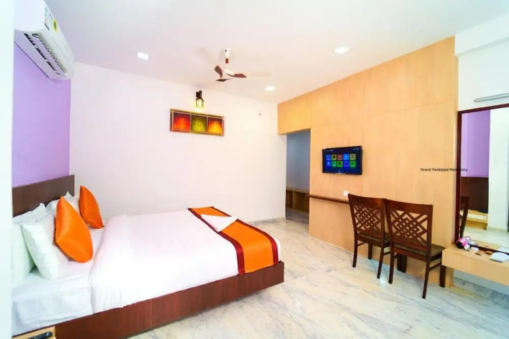Hotel Grand Padappai Residency