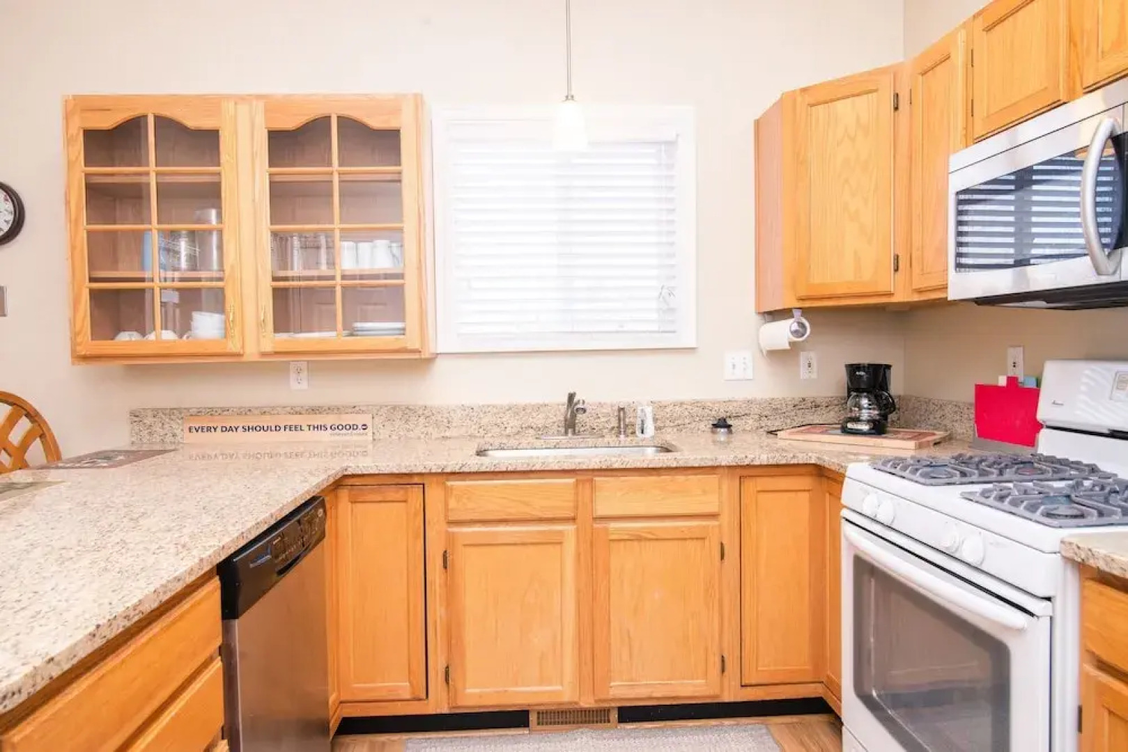 Charming Ogden Town Home, 25 Min To Snowbasin Ski Resort 3 Bedroom Duplex by Redawning