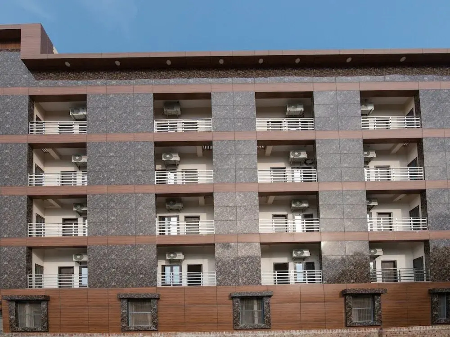 OYO Flagship Noida Golf Course