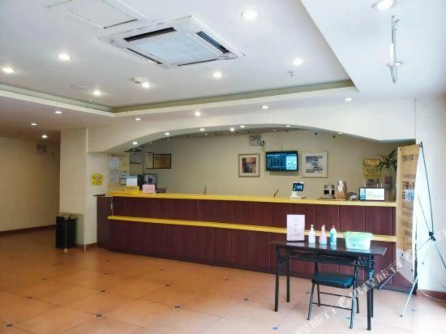 Home Inn Pebble Hotel (Liuzhou Five Star Pedestrian Street Diwang New World)