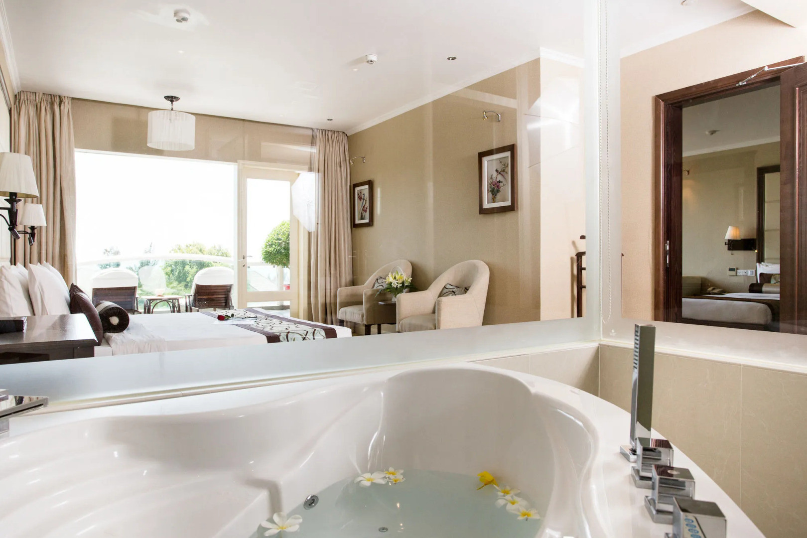 Sea Links Beach Hotel