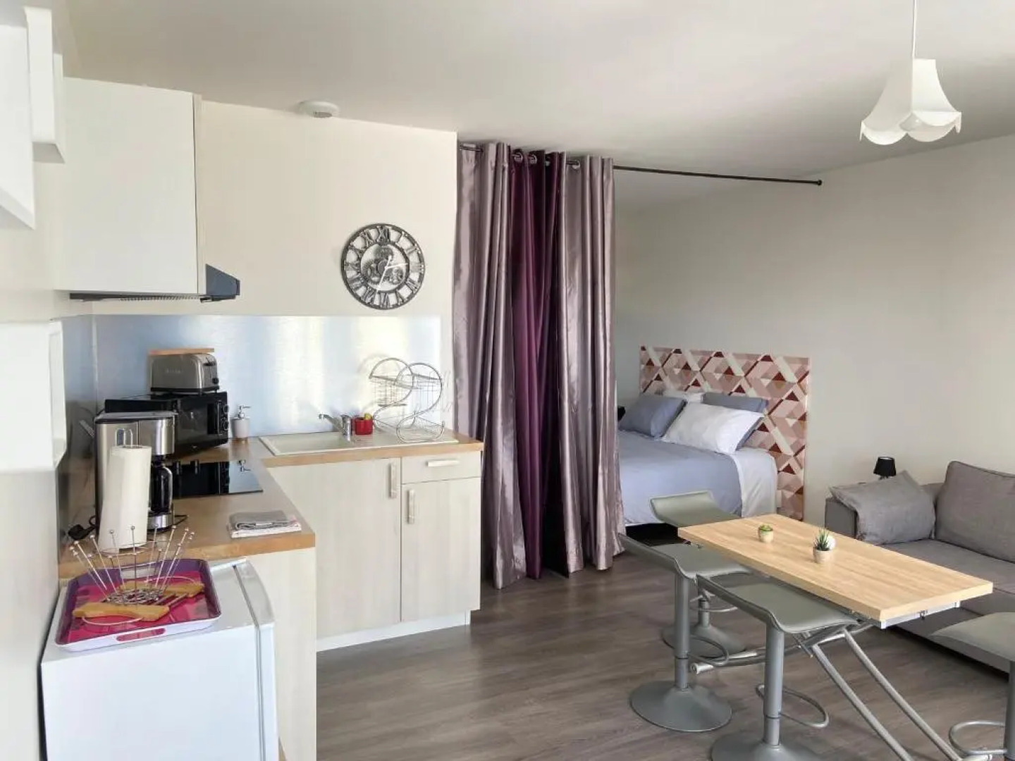 Grand studio confortable et spacieux avec terrasse