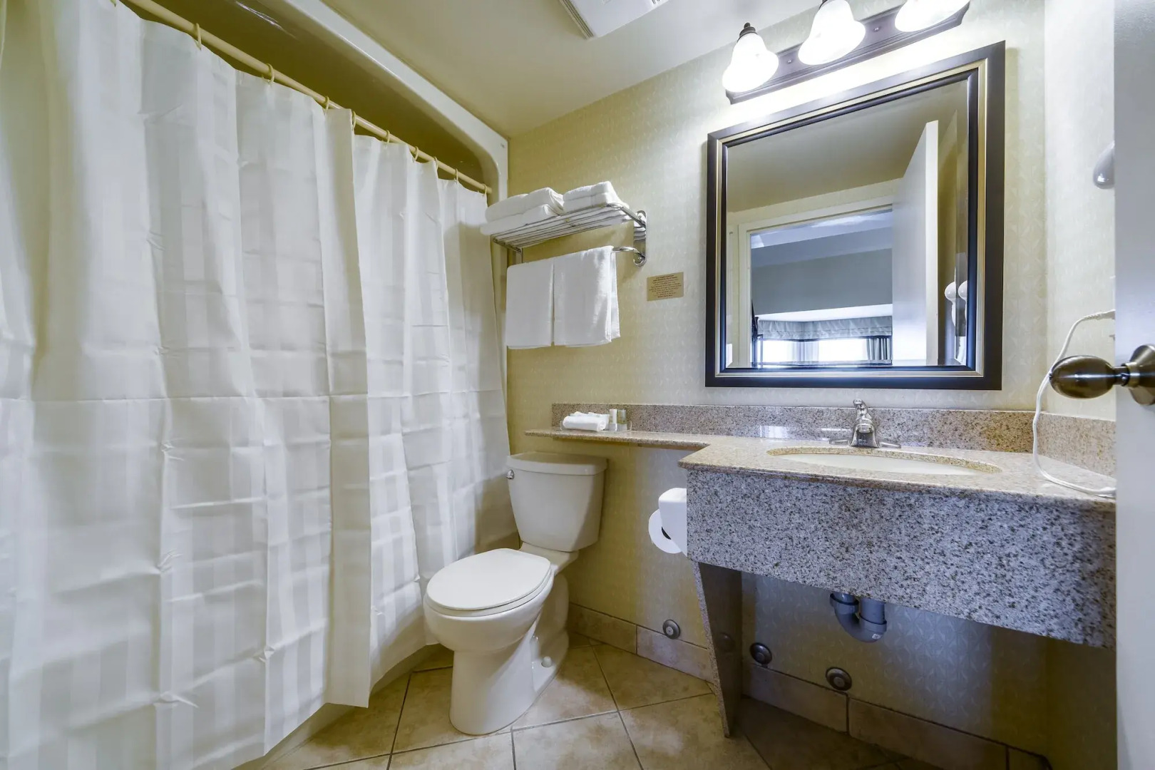 Monte Carlo Inn Barrie Suites