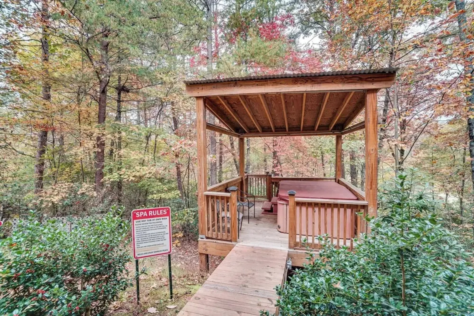 Spacious Home in Helen w/ Porch & Balcony!