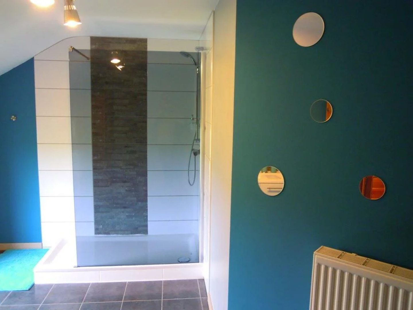 Clyde & Gaelle Guesthouse