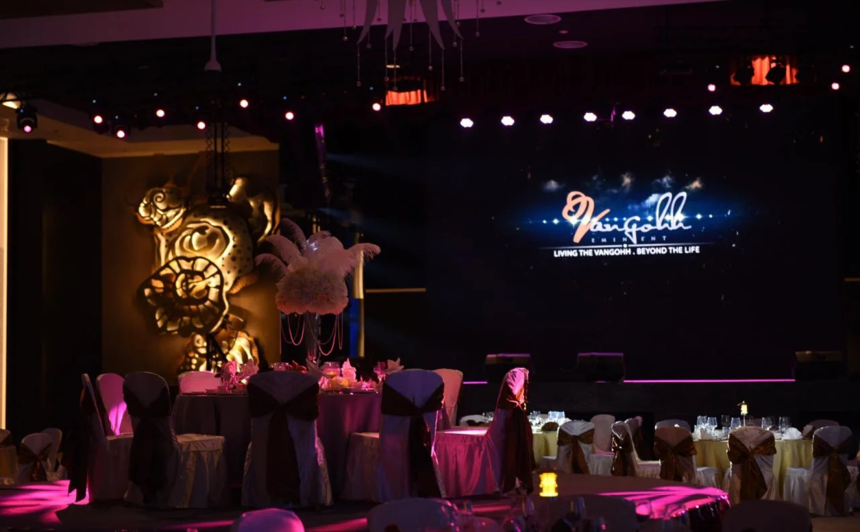 Vangohh Eminent Hotel & Spa