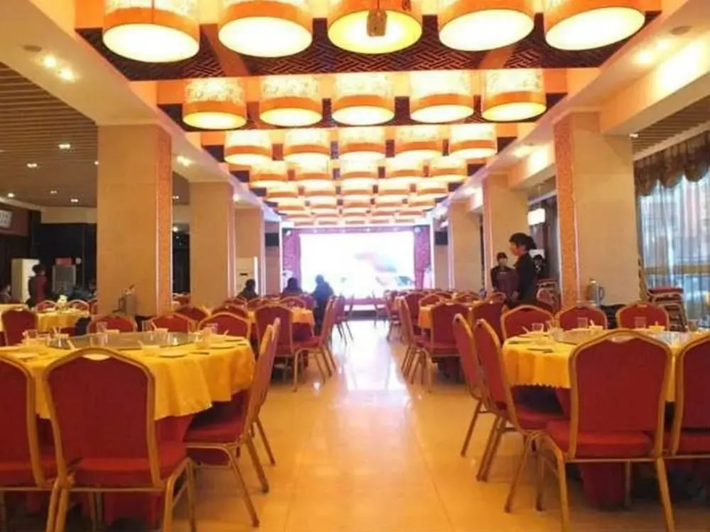 Huadong Hotel