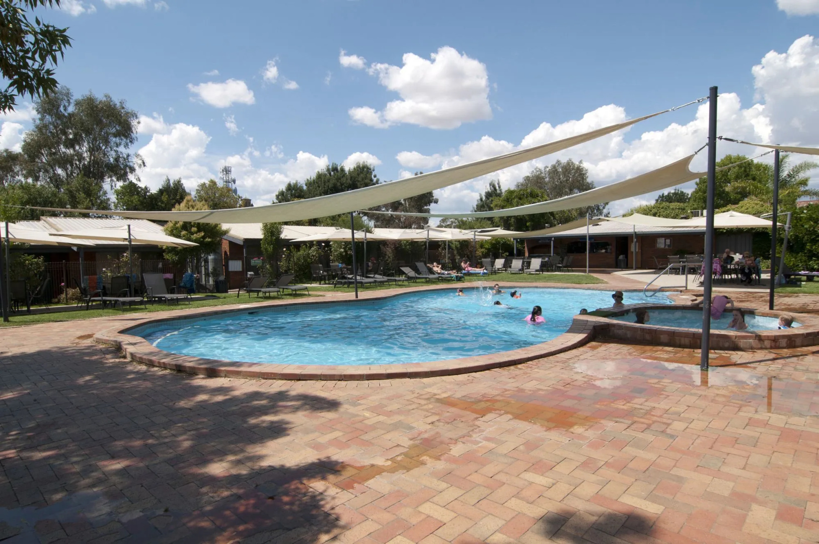 Alzburg Resort
