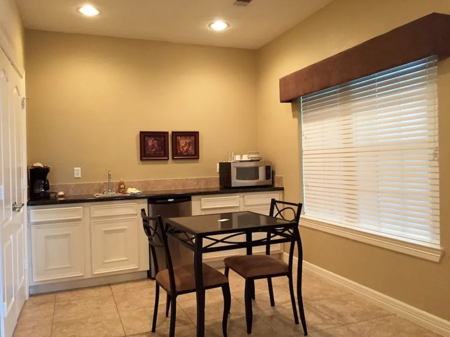 Southern Empress Lakeside Condominiums