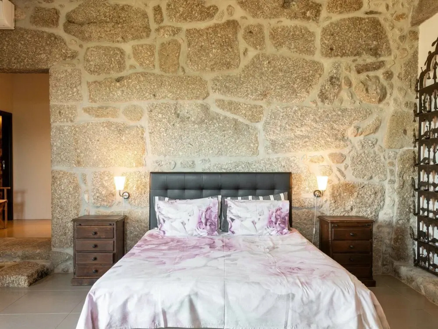 Very Spacious Apartment With Lots of Grandeur and Great Views