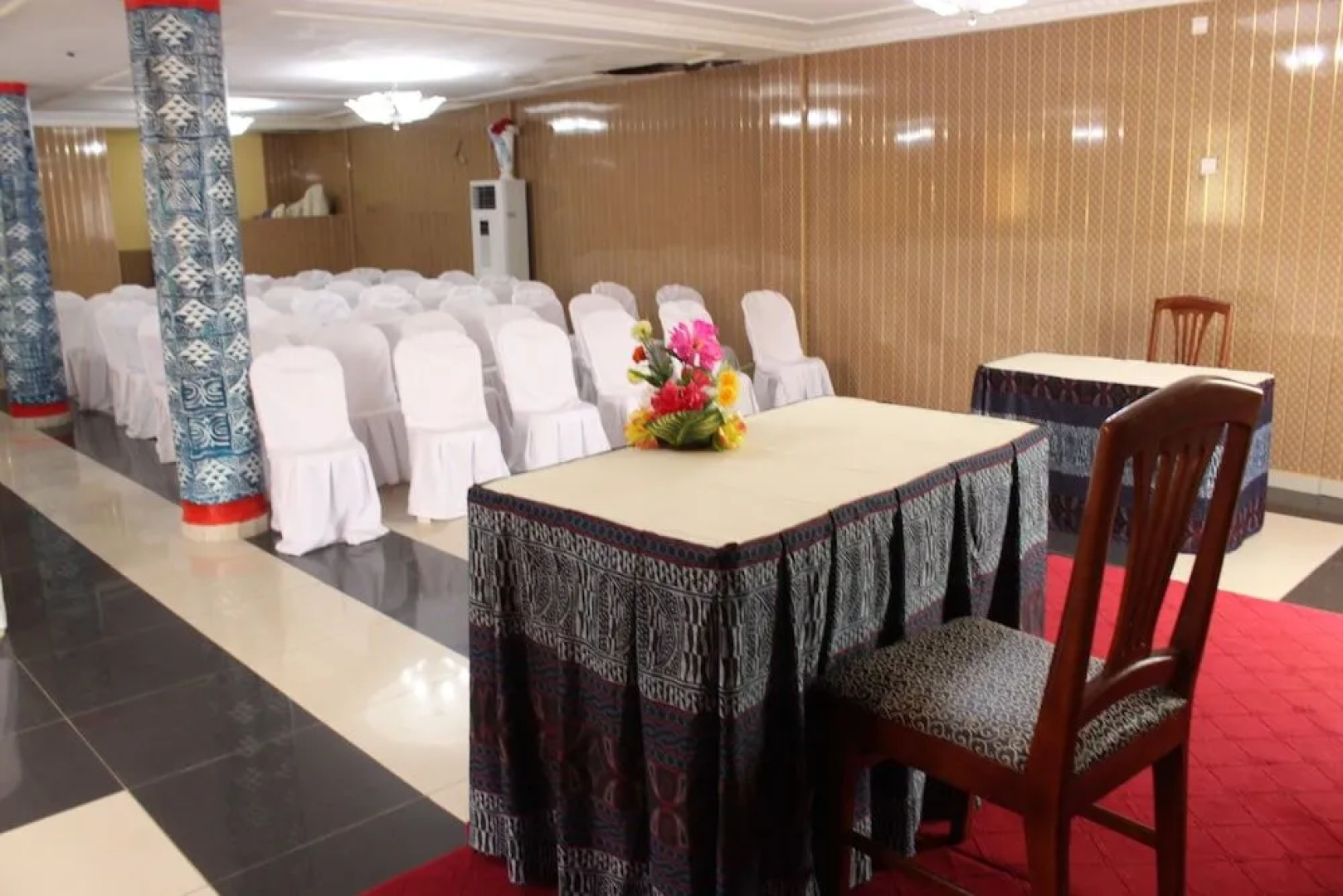 Noblesse Hotel