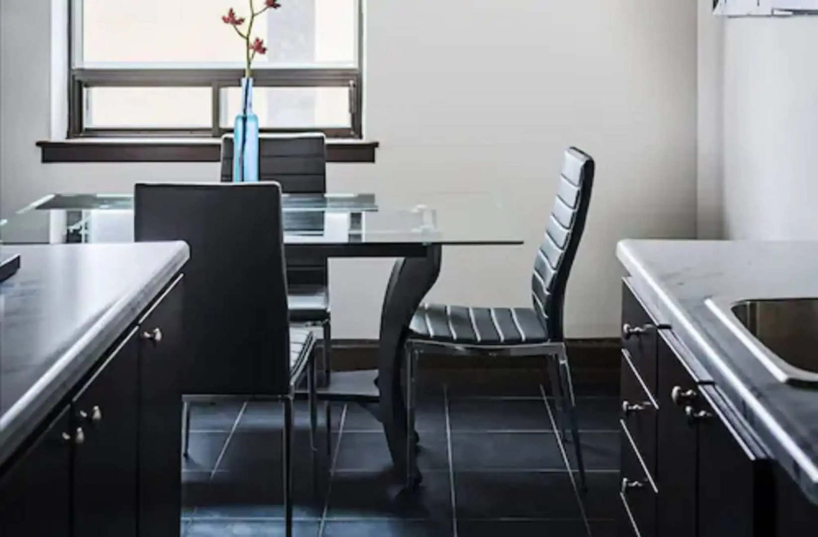 Ottawa Embassy Hotel