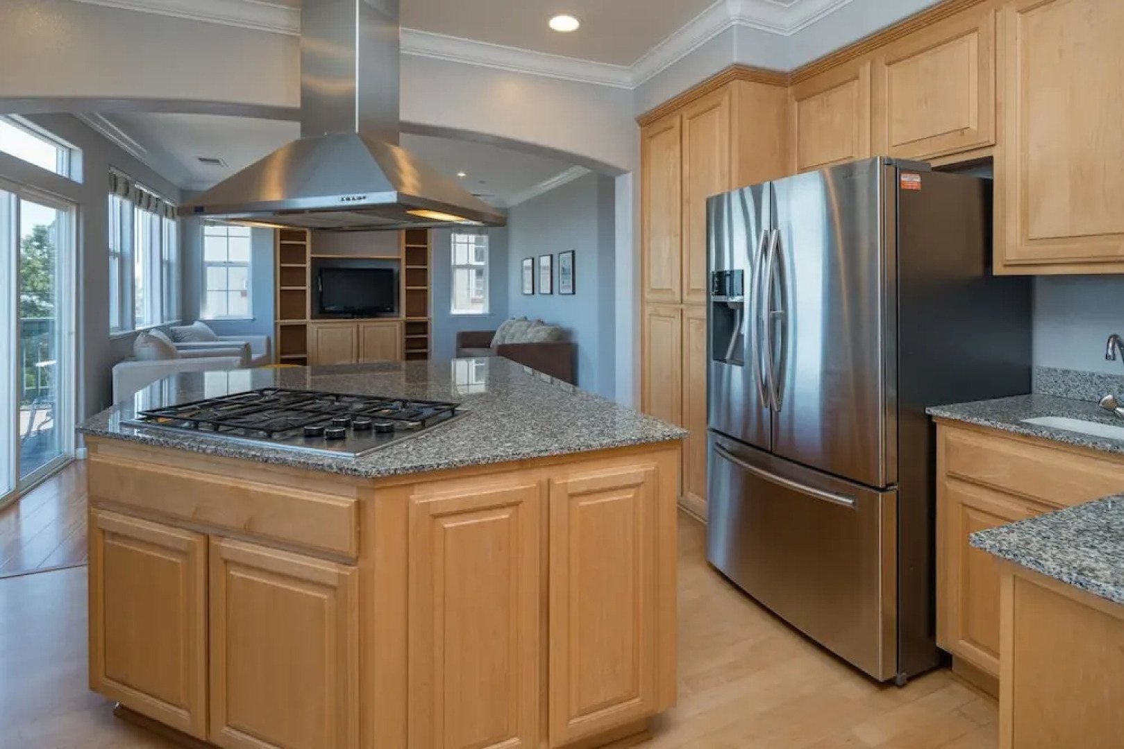 Hilltop 4 Br W Gorgeous SF Bay Panoramic Views by RedAwning