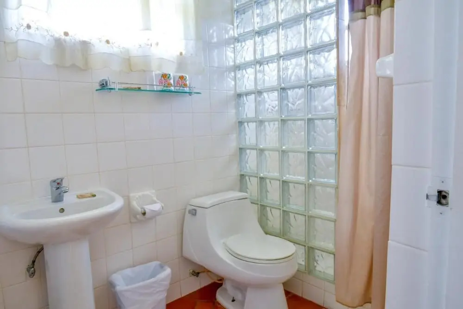 Two Bedroom Apartment With Pool Located Near the Beach and Kensington Oval