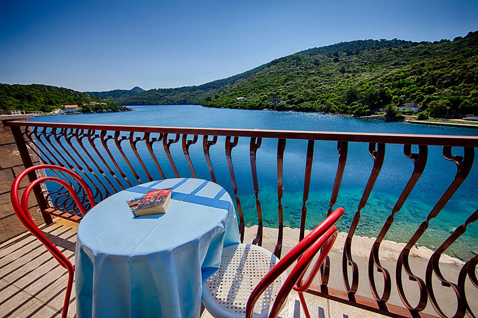 Apartments Malo Lago